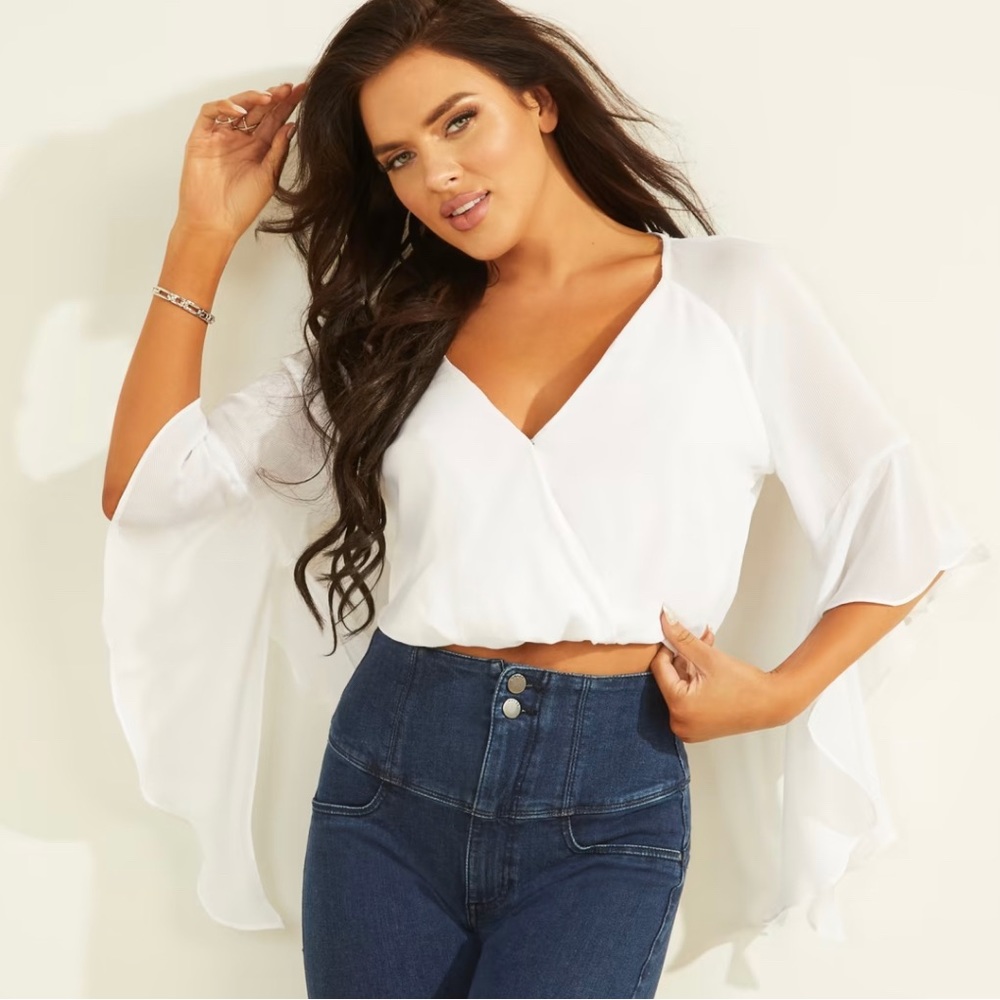 New with tags Guess crop ruffle top in white